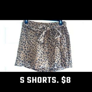 Small linen print shorts. NWOT.